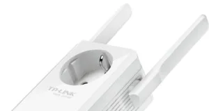 Extensor con enchufe extra y dos antenas