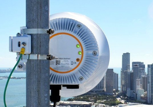 Radio de corto alcance para backhaul wireless