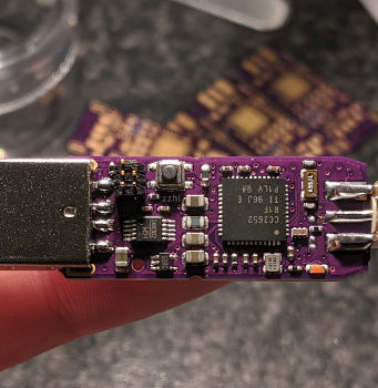 Dongle USB Zigbee y placa de desarrollo