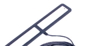 Alpha 40 Antena adhesiva de barra T para 2G, 3G, 4G y WiFi La antena Alpha 40 proporciona la máxima ganancia en un diseño flexible con cable de baja pérdida. Siretta anuncia el modelo Alpha 40, una antena adhesiva de barra T que ha sido diseñada para proporcionar la máxima ganancia con la frecuencia 4G (2600 MHz), así como con 2G (1700-1900 MHz) y 3G (2100 MHz) y en WiFi. Gracias a dos almohadillas adhesivas, se puede instalar allí donde se requiera, dejando un pequeño hueco entre la antena y la superficie y, al tener una construcción flexible, se puede adaptar tanto a las superficies curvas de gran radio como a las planas. La Alpha 40 cuenta con el soporte de un cable PRO100 de baja pérdida para reducir la atenuación y un diseño de dipolo balanceado hace que sea independiente del plano de tierra. Esta antena, que soporta un rango de temperatura de -30 a +60 °C, también se caracteriza por una impedancia de 50 Ω, una ganancia de hasta 2 dBi, una VSWR de ≤3:1, una potencia de entrada de hasta 1 W y una polarización vertical. Con unas dimensiones de 154,25 x 29,25 x 4,2 mm, la Alpha 40 con radomo de PVC se suministra con diferentes longitudes de cable y conectores macho SMA. Existe la posibilidad de solicitar diseños a medida. Se encuentra disponible más información de la antena en este enlace.