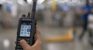 MOTOTRBO R7 Radio bidireccional digital para entornos adversos