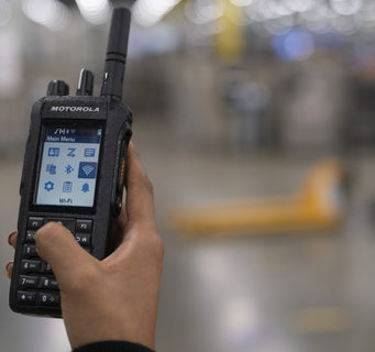 MOTOTRBO R7 Radio bidireccional digital para entornos adversos