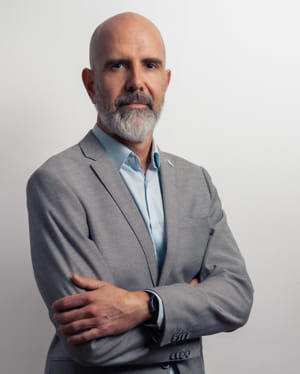 Oscar Ubierna, Acerca del autor